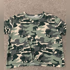 Camp Army Tee with Knot in the front
